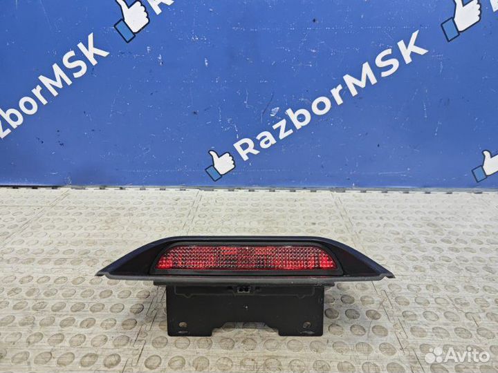 Стоп-сигнал Renault Logan 2