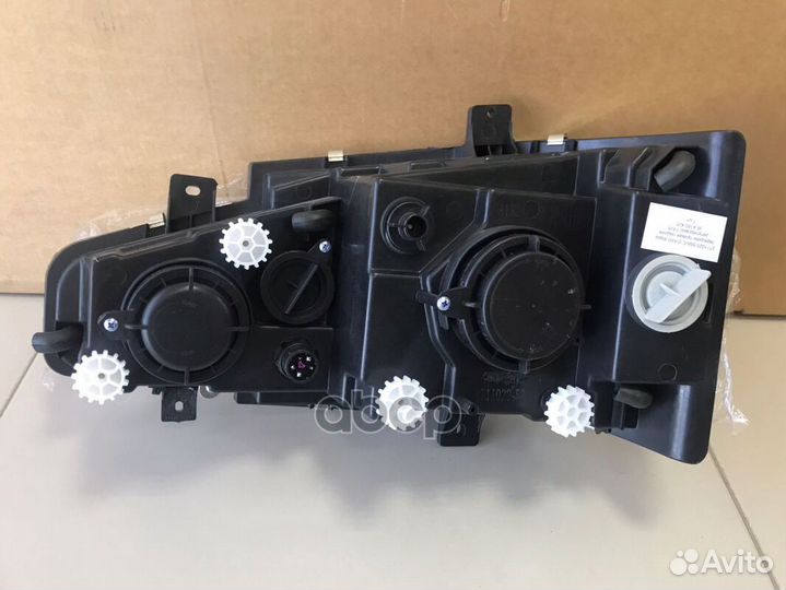 Фара FAW J6P правая с 2018 года, FAW 3711020-59A/C