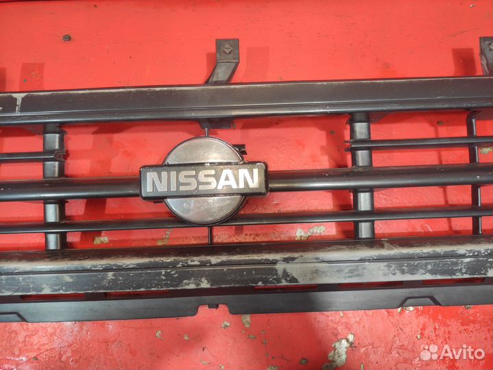 Решетка радиатора Nissan Terrano 1 1985-1995