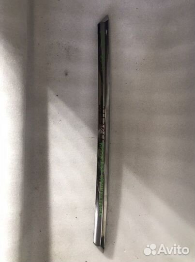 Хром крышки багажника задний Lexus Rx4