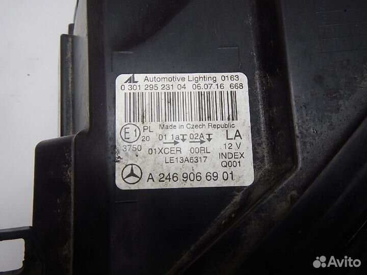 Фара левая Mercedes-Benz B-Class