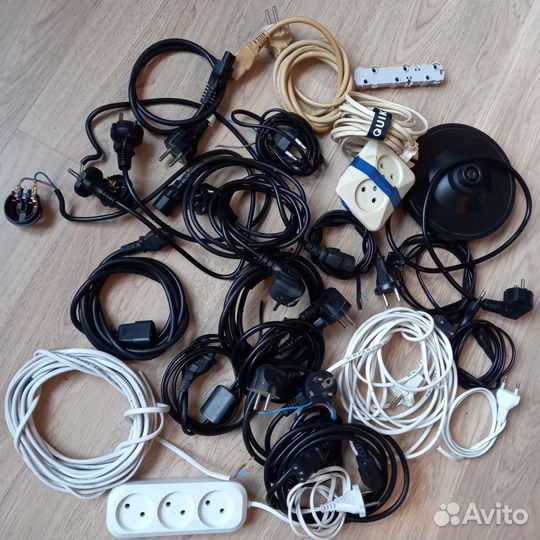 Адаптеры шнуры USB зарядки сетевые шнуры и другое