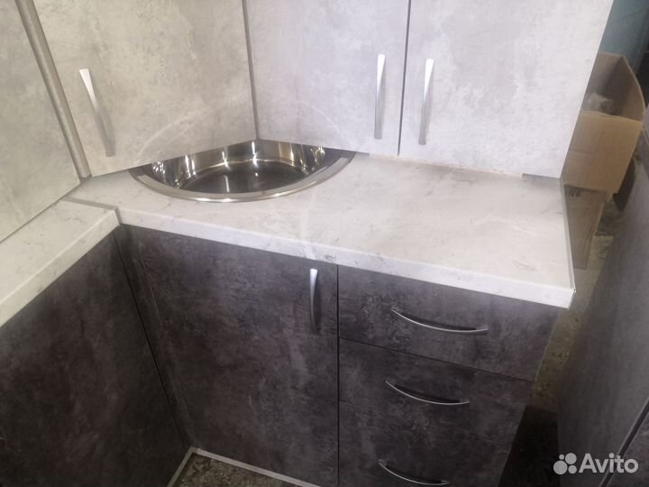 Кухонный гарнитур новый в наличии