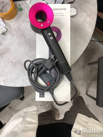 Фен Dyson Supersonic