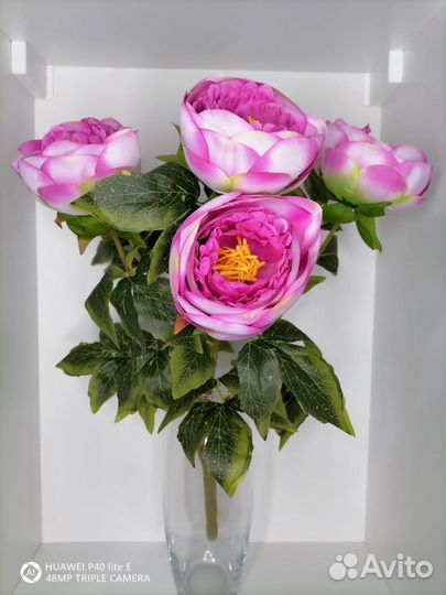 Букет крупных пионов