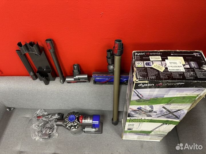 Пылесос Dyson Animal V8, новый