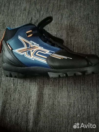 Лыжные ботинки