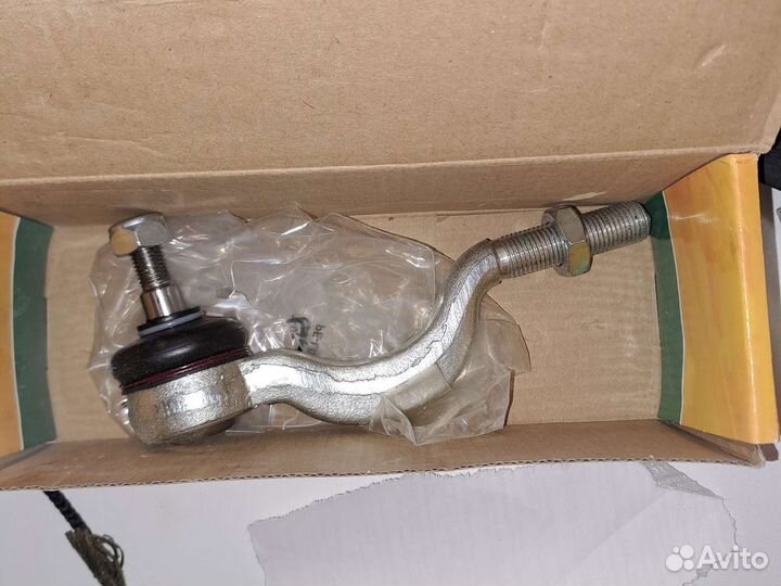 Наконечник рулевой внутренний левый Mitsubishi L20