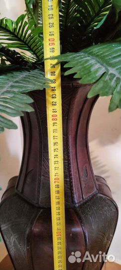 Искусственные цветы, ваза