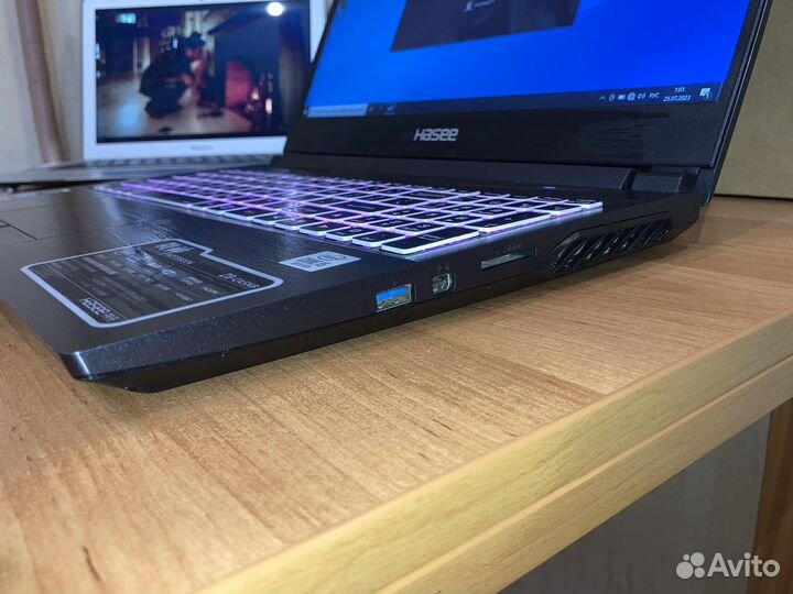 Игровой ноутбук Hasee Z8