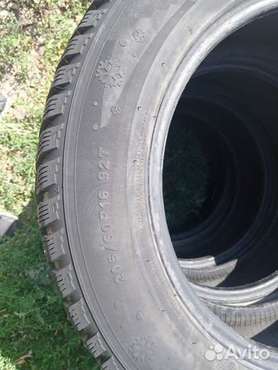 Kumho I'Zen KW22 205/60 R16 92T