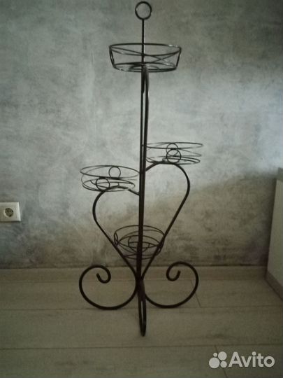 Стойка для цветов напольная