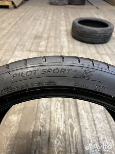 Michelin Pilot Sport 4 275/35 R19 100Y