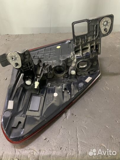 Фонарь задний правый subaru Forester (SK)