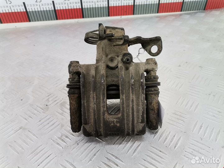 Суппорт задний правый для Audi A4 B5 8E0615424