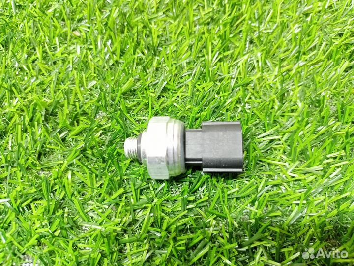 Датчик давления кондиционера Hyundai-Kia 977213K00