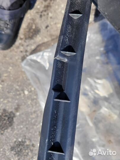 Дефлектор радиатора renault kaptur