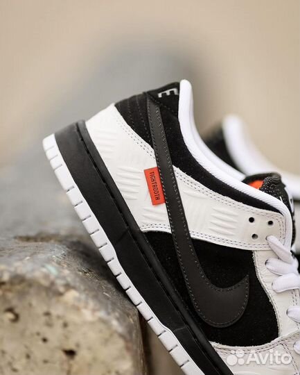 Nike SB dunk LOW black white X tightbooth