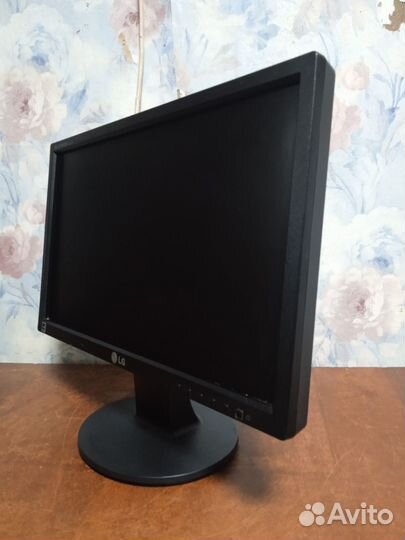 Монитор LG