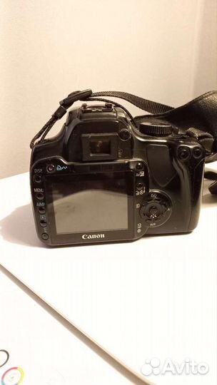 Зеркальный фотоаппарат Canon EOS