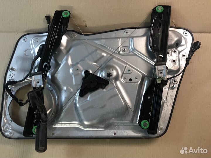 Стеклоподъемник передней двери VW Tiguan