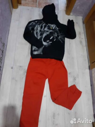 Спортивный костюм