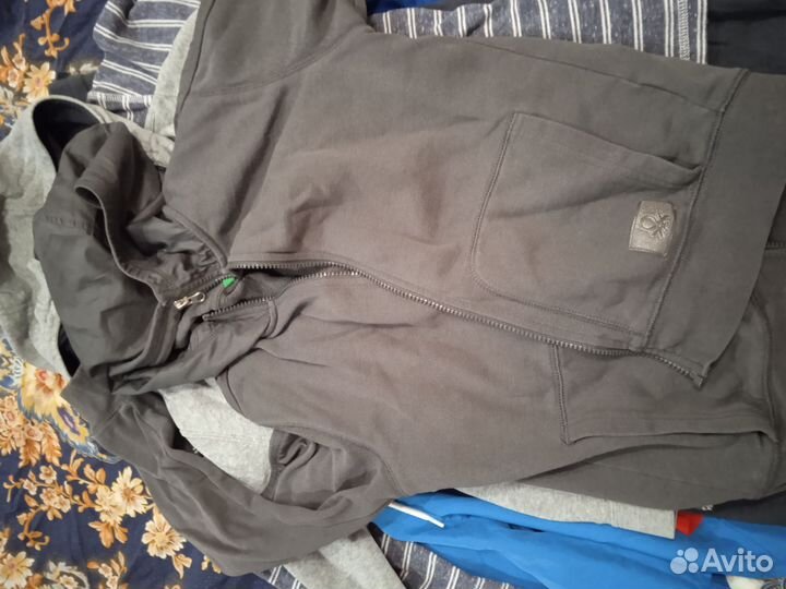 На доставке Пакет вещей HM, Nike, Benetton