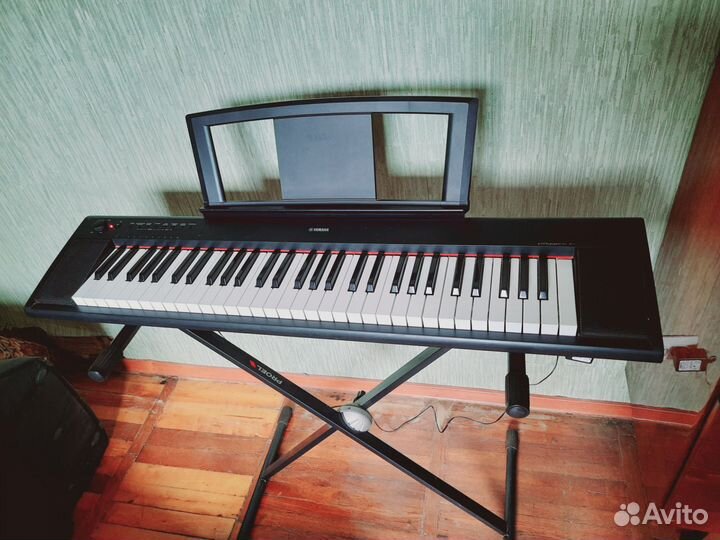 Цифровое пианино Yamaha piaggero NP-11