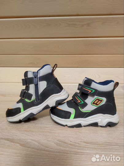 Ботинки демисезонные для мальчика 24-25 размер