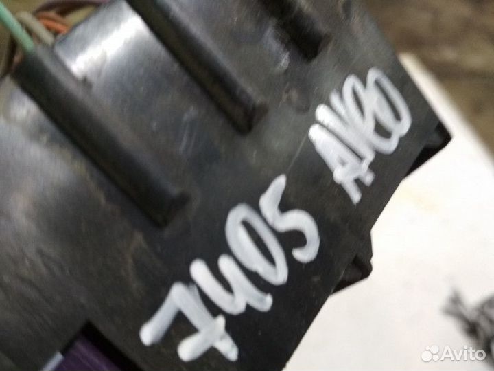 Блок предохранителей Chevrolet Aveo T200 B12S1