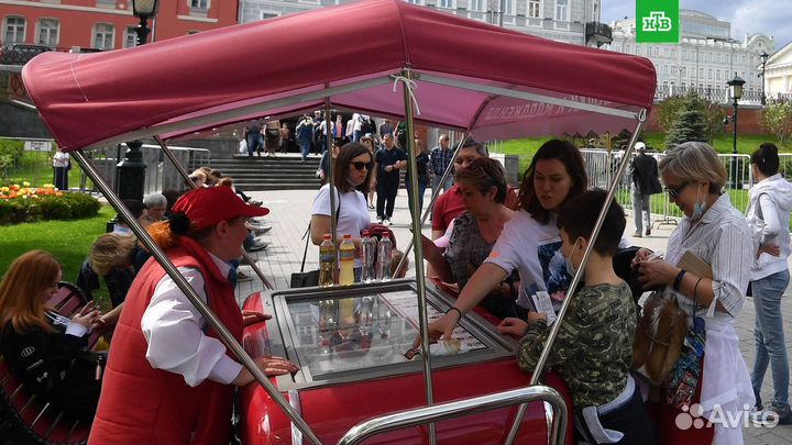 Продавец мороженого