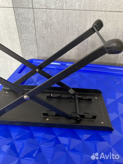 Подставка под ногу гитариста