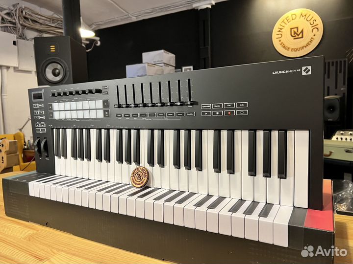 Novation Launchkey 49 MK3 в Наличии
