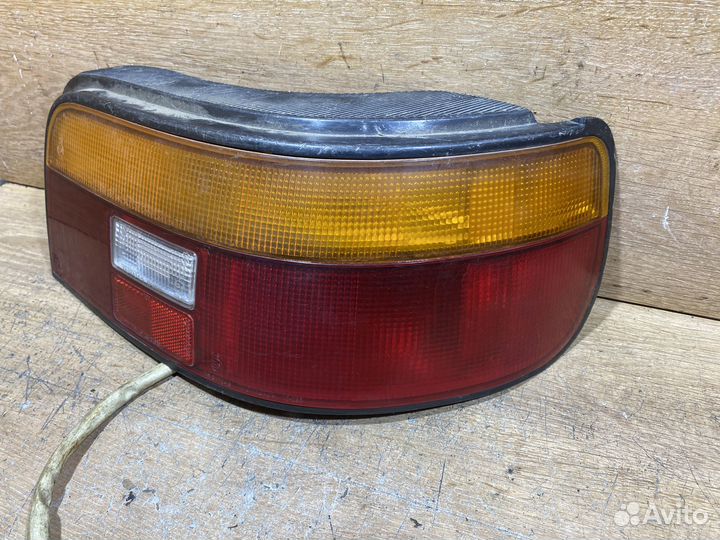 Фонарь правый Toyota Corolla E90 Арт. 111323