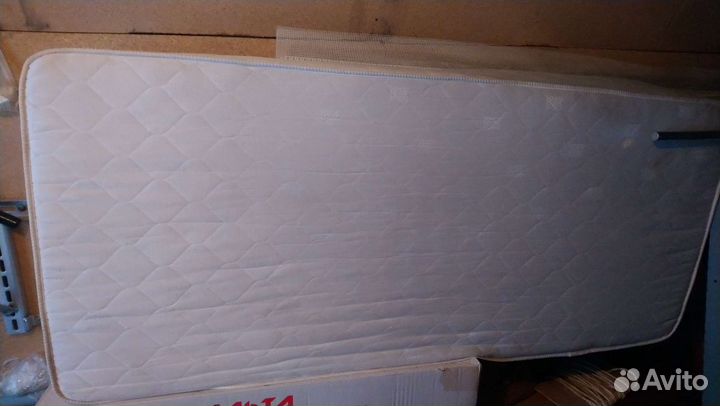 Кровать из массива дерева