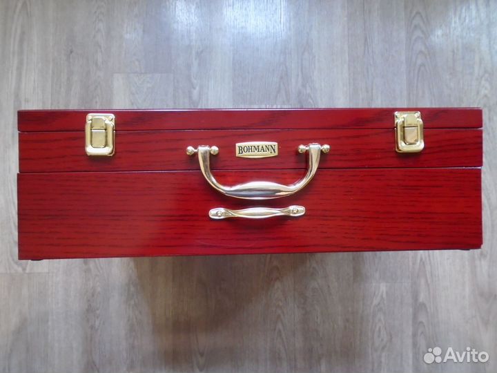 Массивный футляр, кейс. Кабинет-бюро