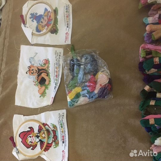 Рукоделие Вышивка,нитки мулине, бисер