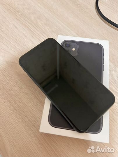 iPhone 11, 64 ГБ