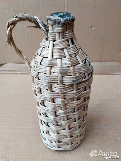 Бутыль стеклянная, четверть в оплётке