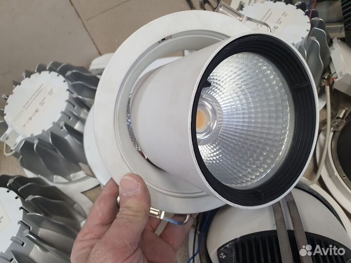 Светодиодный встраиваемый светильник