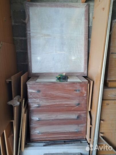 Тумба с зеркалом