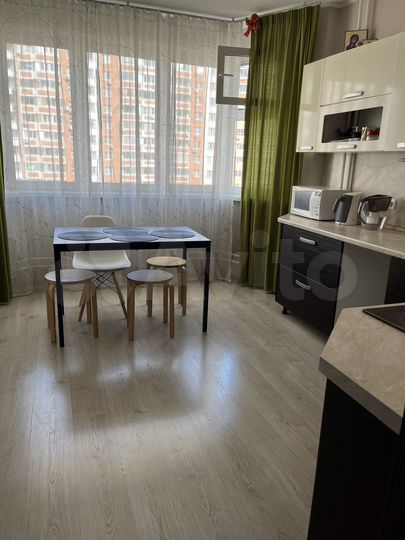 2-к. квартира, 58,1 м², 11/17 эт.