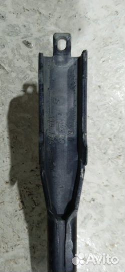 Поводок стеклоочистителя правый Opel Corsa D