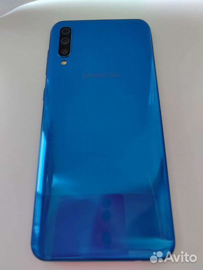 Продам Samsung Galaxy A50