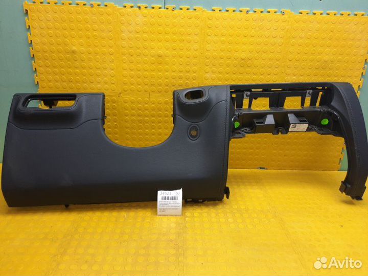 Декоративная накладка на торпедо Mercedes-Benz Gle