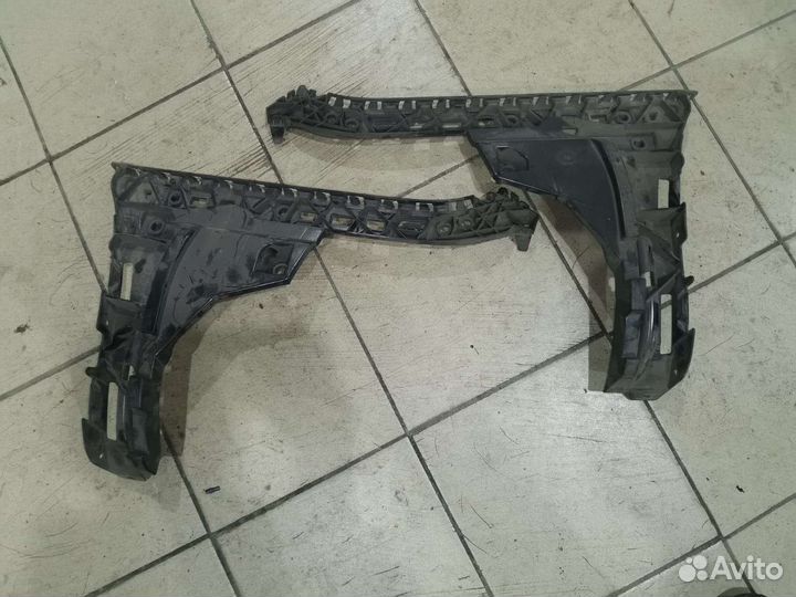 Mercedes W213 кронштейн заднего бампера