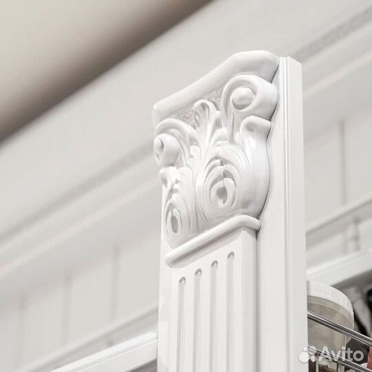 Кухонный гарнитур в классическом стиле на заказ