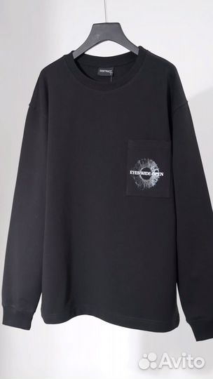 Лонгслив District точка зрения