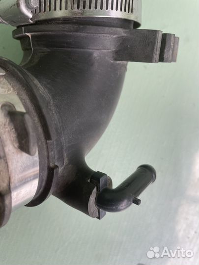 Патрубок воздушного фильтра mazda demio 2