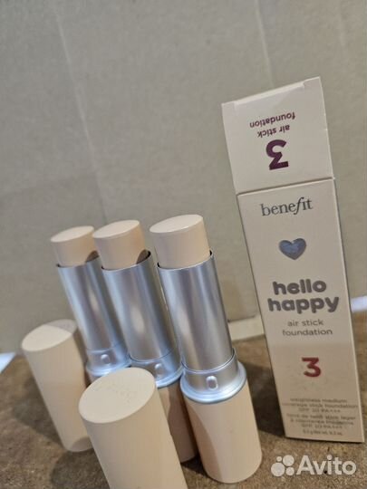 Тональное средство в стике 3. Benefit